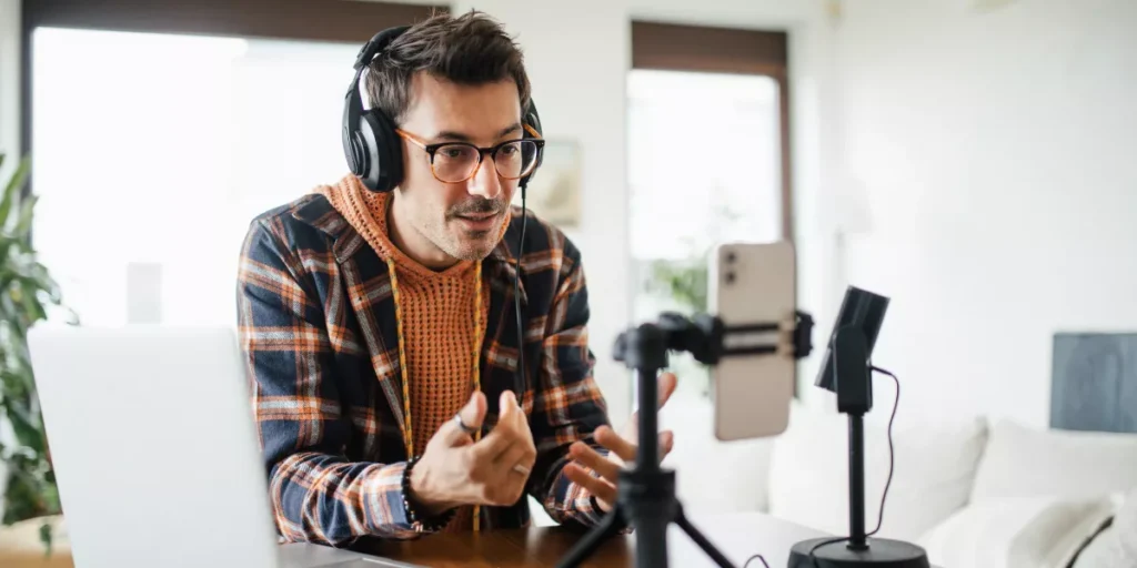 How Does Social Media Affect Mental Health? How Does Social Media Affect Mental Health?